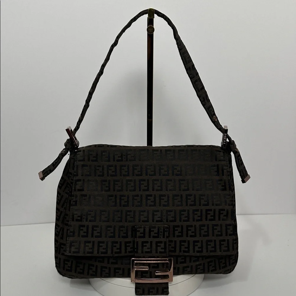 💯Authentic Fendi Mamma Baguette Bag🍀